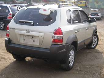2005 Hyundai Tucson Pictures