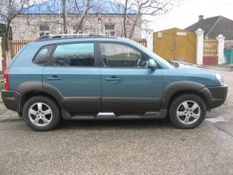 2005 Hyundai Tucson Photos