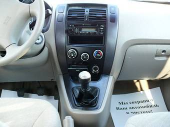 2005 Hyundai Tucson Images