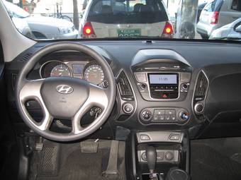 2009 Hyundai Tucson Photos