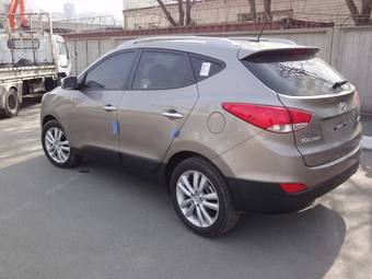 2010 Hyundai Tucson Photos