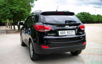 2010 Hyundai Tucson Photos