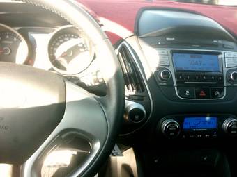 2010 Hyundai Tucson Pictures