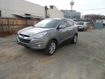 2010 Hyundai Tucson Photos