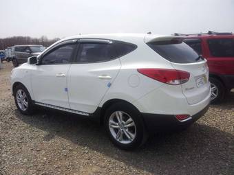 2010 Hyundai Tucson Pictures