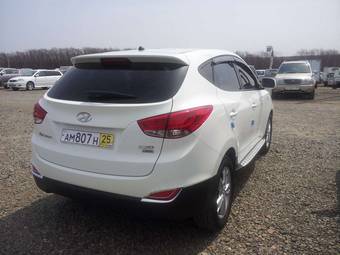 2010 Hyundai Tucson Photos