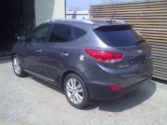 2010 Hyundai Tucson Photos