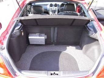 2004 Hyundai Tuscani Images