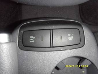 2005 Hyundai Tuscani Images