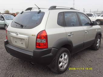 2005 Hyundai Tuscani Photos