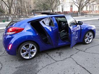 2012 Hyundai Veloster Images