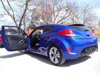2012 Hyundai Veloster Pics
