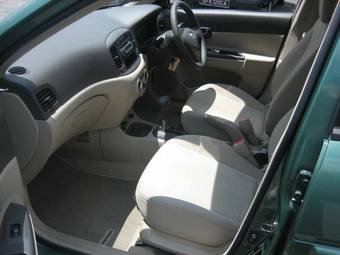 2005 Hyundai Verna Pictures