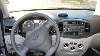 2010 Hyundai Verna Photos