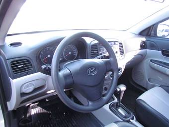 2010 Hyundai Verna Photos