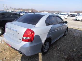 2010 Hyundai Verna Images