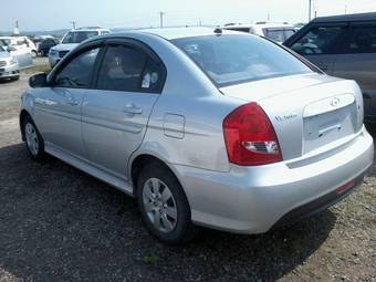 2010 Hyundai Verna Pictures