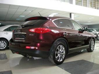 2011 Infiniti EX25 Photos