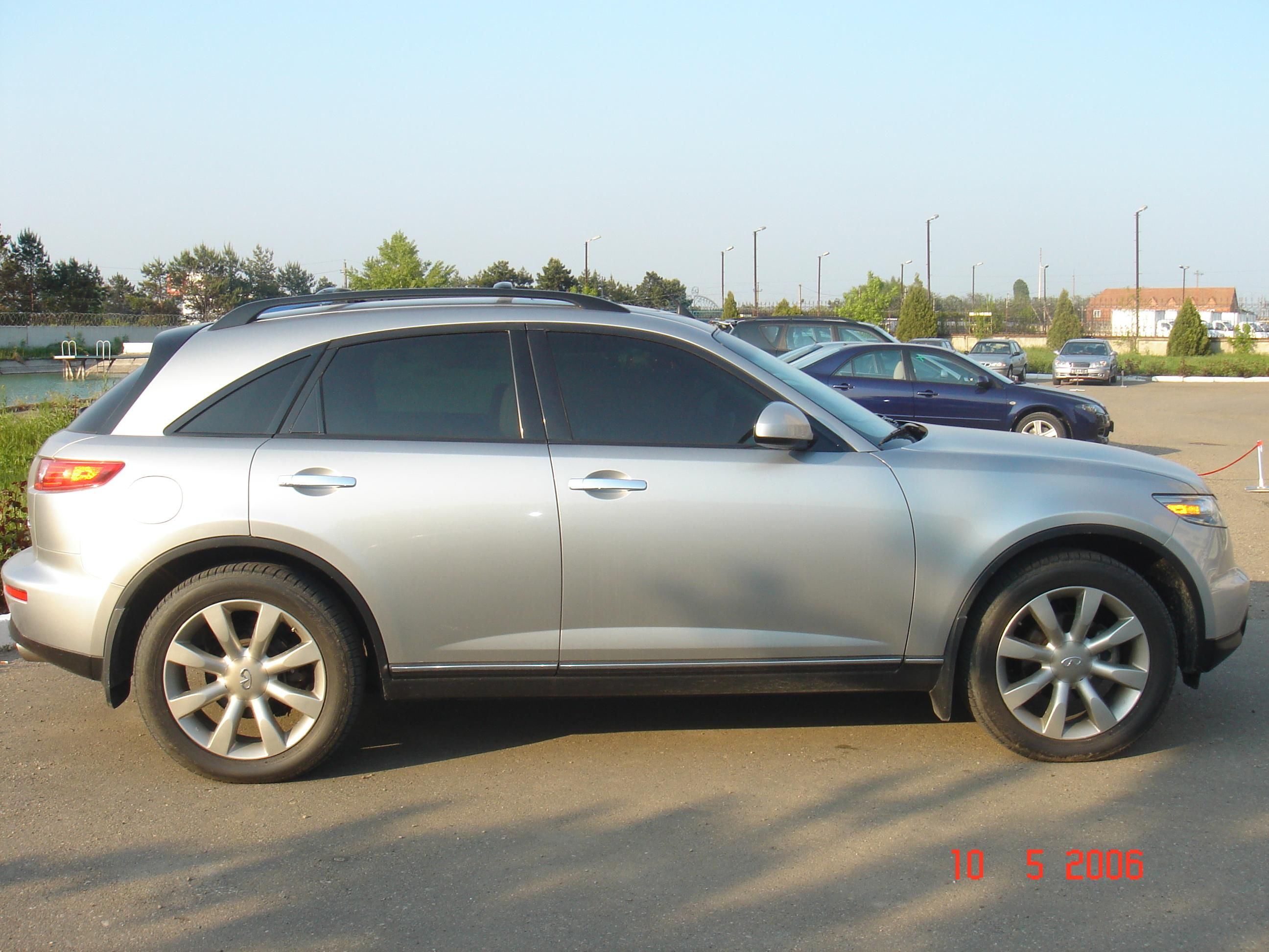 2003 Infiniti FX35