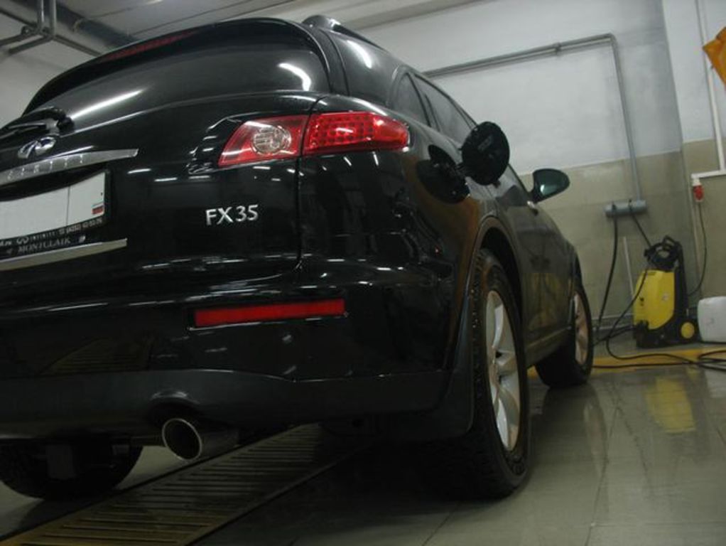 2003 Infiniti FX35