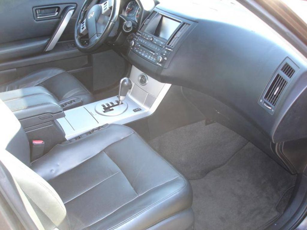 2004 Infiniti FX35