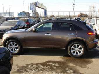 2004 Infiniti FX35 Photos