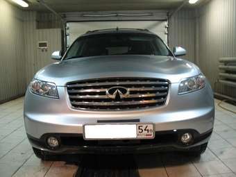 2004 Infiniti FX35 Photos