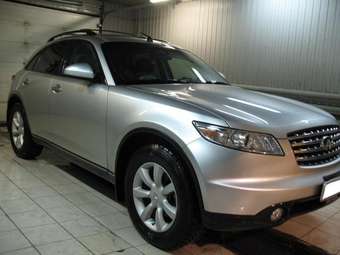 2004 Infiniti FX35 Pictures