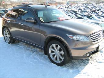 2004 Infiniti FX35 Photos