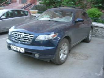 2004 Infiniti FX35 Photos