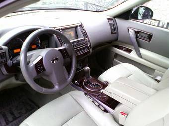 2004 Infiniti FX35 Pictures