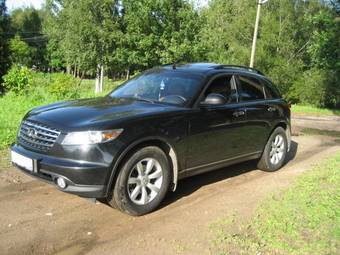 2004 Infiniti FX35 Photos