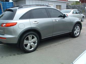 2004 Infiniti FX35 Photos