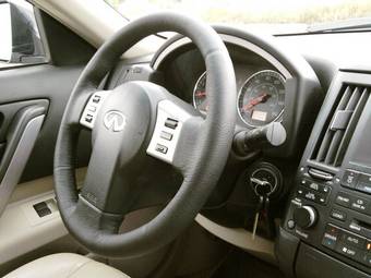 2004 Infiniti FX35 Pictures