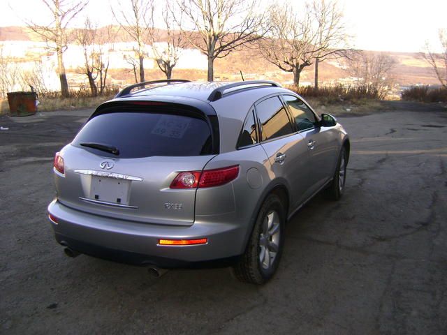 2005 Infiniti FX35