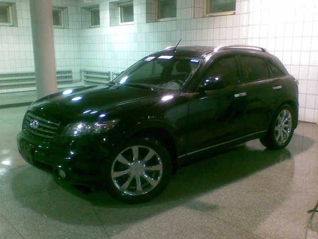 2005 Infiniti FX35