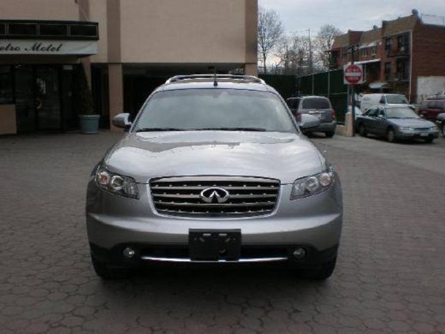 2005 Infiniti FX35