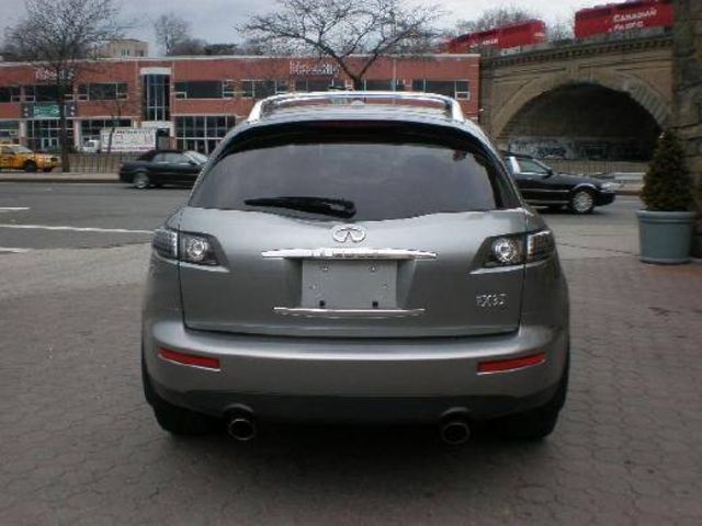 2005 Infiniti FX35