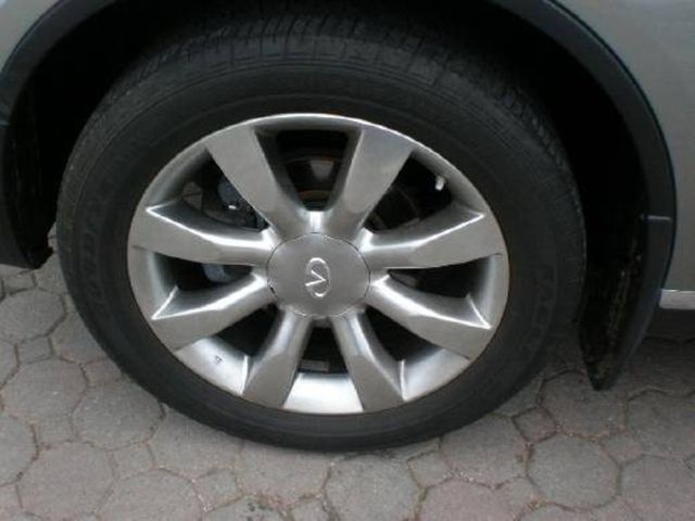 2005 Infiniti FX35