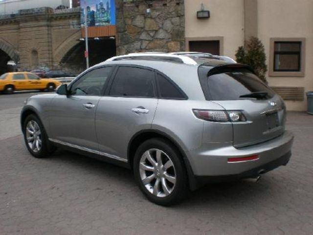 2005 Infiniti FX35