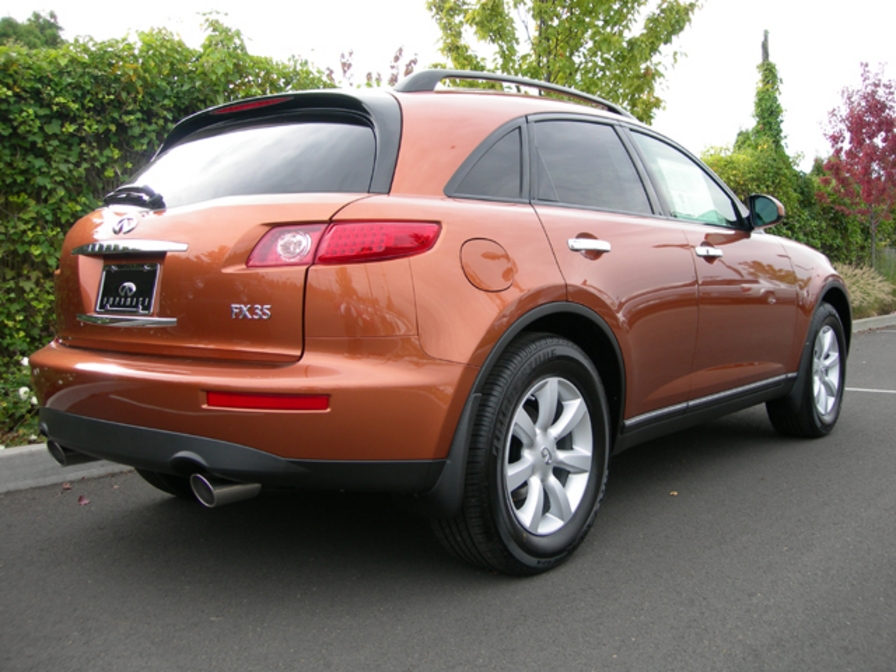 2005 Infiniti FX35 Pictures