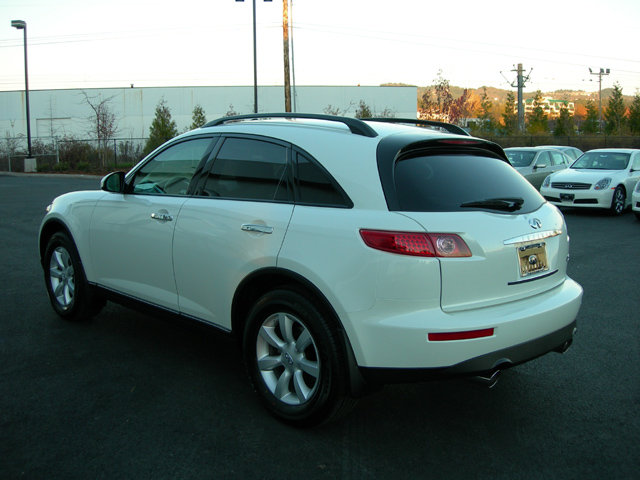 2005 Infiniti FX35 Pictures