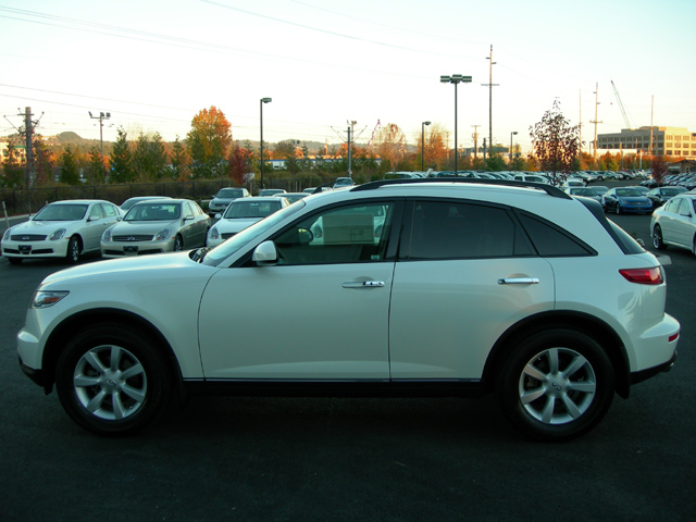 2005 Infiniti FX35 Pictures