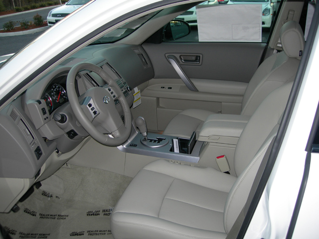 2005 Infiniti FX35 Photos