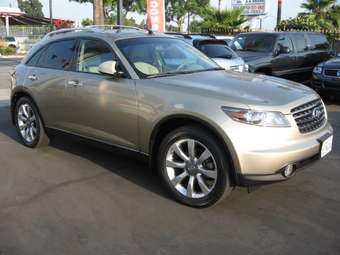 2005 Infiniti FX35 Photos