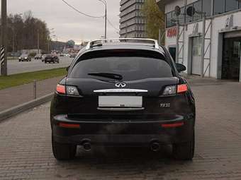 2005 Infiniti FX35 Images