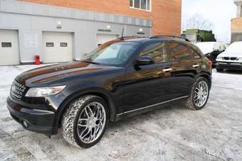 2005 Infiniti FX35 Photos
