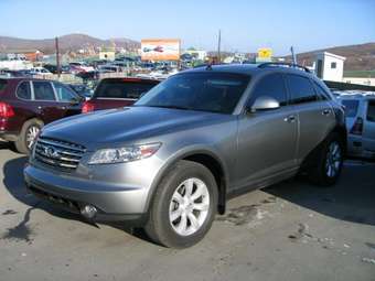 2005 Infiniti FX35 Photos
