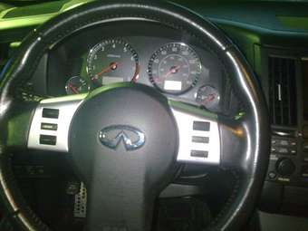 2005 Infiniti FX35 Photos