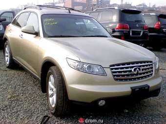 2005 Infiniti FX35 Photos